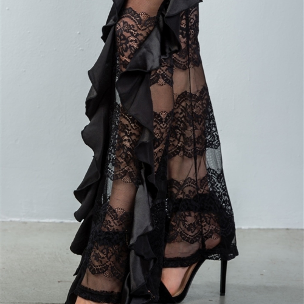 LACE & RUFFLES JUMPSUIT - Picture 3 of 4